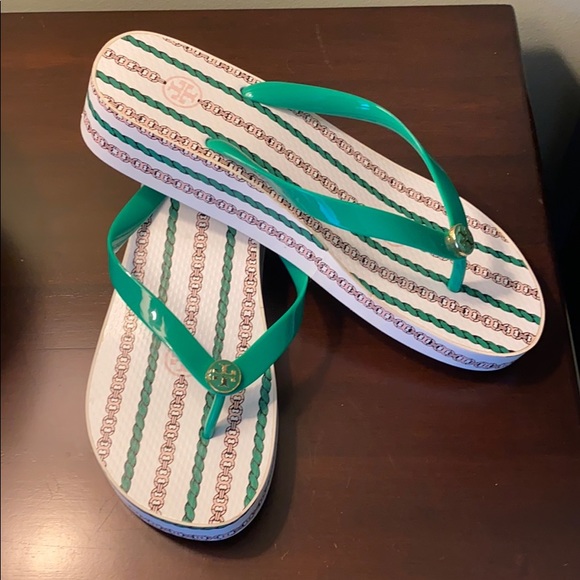 tory burch flip flops size 10